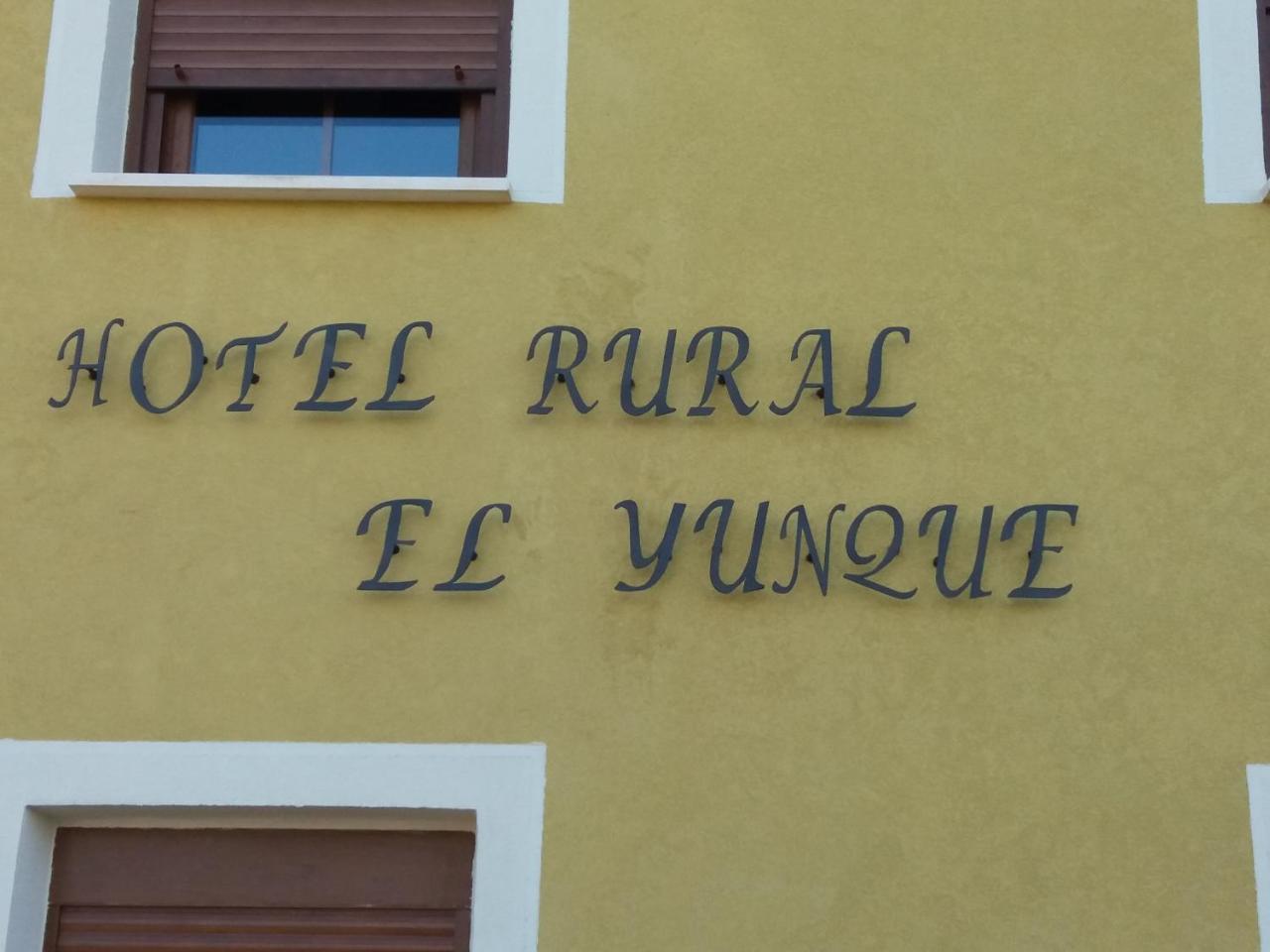 Hotel Rural El Yunque Santibanez de la Pena Exterior photo